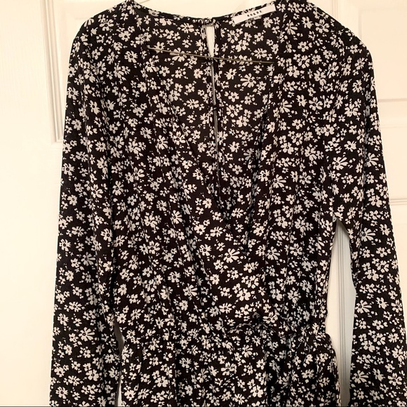 RO & DE Black and White Floral Romper - Picture 4 of 5